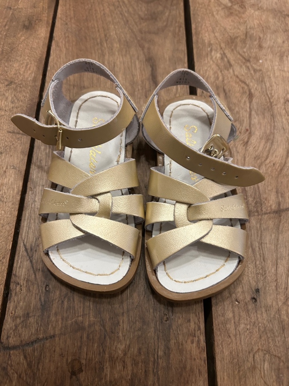 Salt water, Gold Toddler sandals